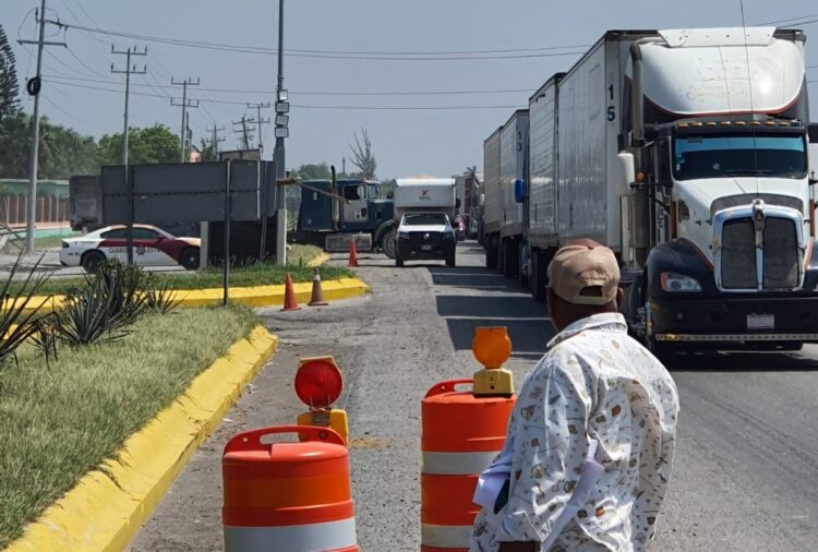 Sorgueros del norte de Tamaulipas levantan bloqueo carretero en San Fernando-Matamoros