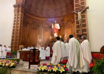 Ordenan a Diego sacerdote de Diócesis de Victoria, en Celebración del Sagrado Corazón de Jesús