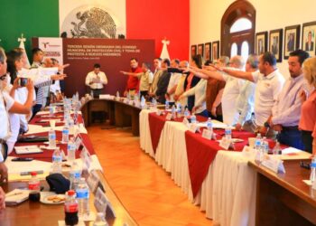 Instala alcalde Consejo de PC ante inicio de temporada de ciclones.