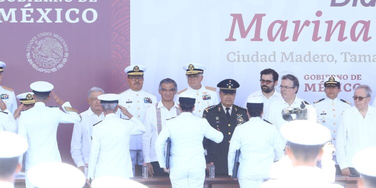 Presidente de México y gobernador conmemoran Día de la Marina en Ciudad Madero