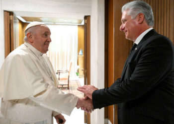 Presidente de Cuba, se reúne con el Papa Francisco durante gira europea
