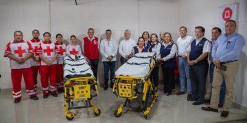 El municipio de Matamoros y el Club Rotario se unen para donar dos carros-camilla a la Cruz Roja