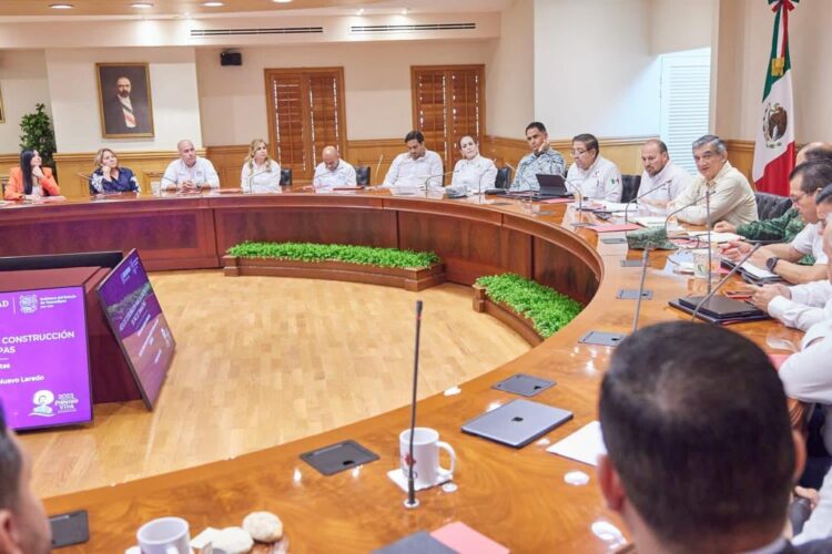 Preside Gobernador de Tamaulipas reunión de seguridad en Nuevo Laredo