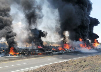 Carambola en Autopista Zapotlanejo-Lagos de Moreno deja cinco muertos y 16 heridos