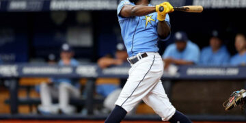 Mexicanos Arozarena y Paredes brillan en triunfo de Rays sobre Orioles en grandes ligas