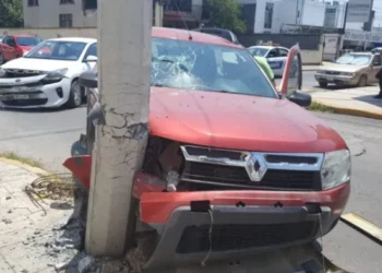 Tres heridos en choque en peligroso crucero del 19 y Matamoros en Victoria