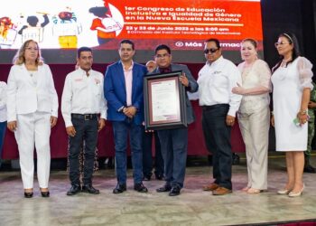 Reconocen al alcalde de Matamoros por su compromiso con la educación inclusiva