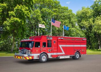 Incendio de casas deja 2 lesionados en Pharr
