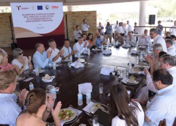 Exploran diplomáticos europeos el puerto industrial de Altamira, Tamaulipas