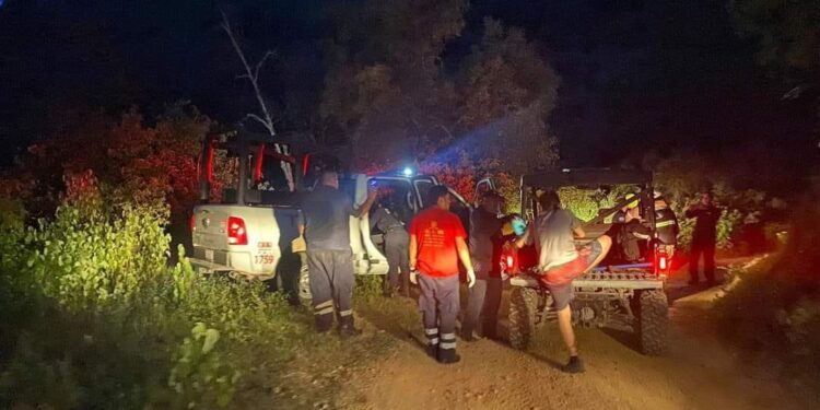 Motociclista se fractura pierna y hombro al caer a barranco en paseo Los Troncones