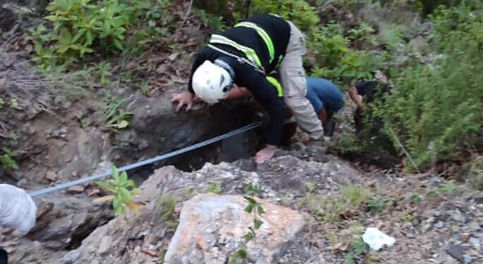 Motociclista se fractura pierna y hombro al caer a barranco en paseo Los Troncones