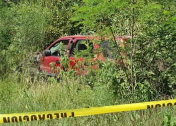 Muere motociclista al chocar contra camioneta en carretera interejidal de Victoria