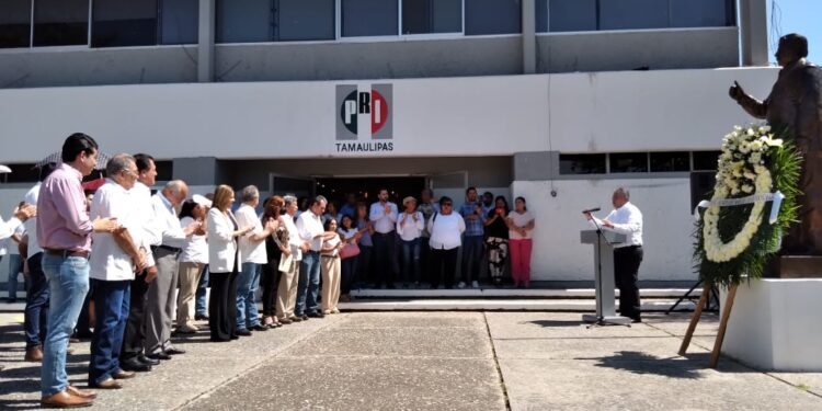 Sencillo homenaje luctuoso de priistas a Rodolfo Torre y Enrique Blackmore a 13 años del artero crimen