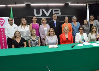 Instituto de las Mujeres instala “Punto Rosa” en Universidad del Valle de Bravo-Tampico