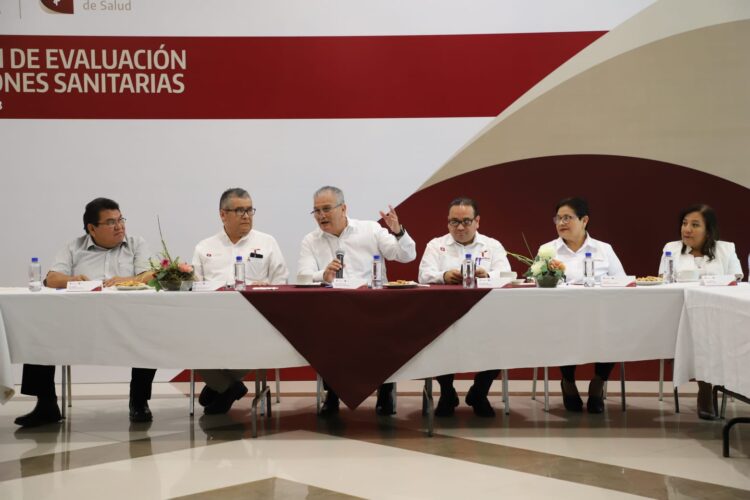 Evalúa la Secretaría de Salud programas prioritarios y de atención a la población