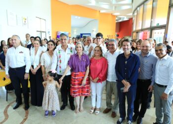 No hay tarea más noble que apoyar a las niñas, niños y jóvenes: Américo Villarreal