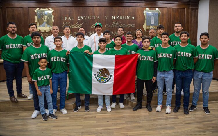 Abandera alcalde Mario López a Selección Mexicana Senior rumbo al Latinoamericano de Beisbol