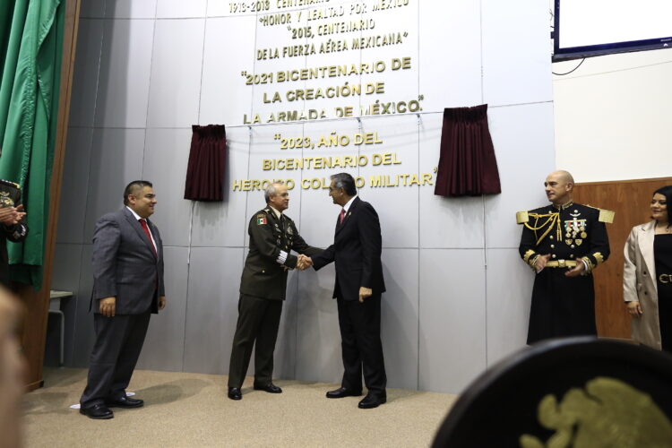 Devela gobernador letras de oro en Congreso de Tamaulipas por bicentenario del Colegio Militar