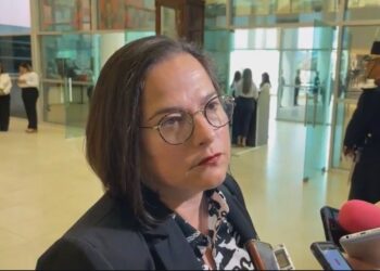 Graduaciones deben ser en sitios climatizados para evitar “golpe de calor”