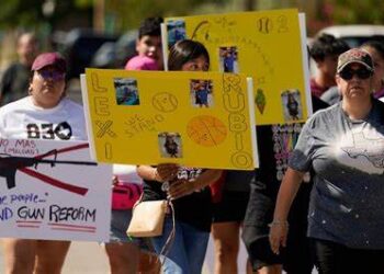 Ordena magistrada revelar respuesta policial a tiroteo de Uvalde