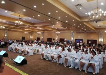 Entrega la UAT generación 2018-2023 de la Facultad de Medicina Matamoros