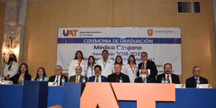 Entrega la UAT generación 2018-2023 de la Facultad de Medicina Matamoros