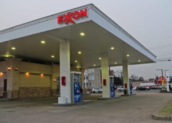 Precio de gasolina comienza a aumentar en Texas