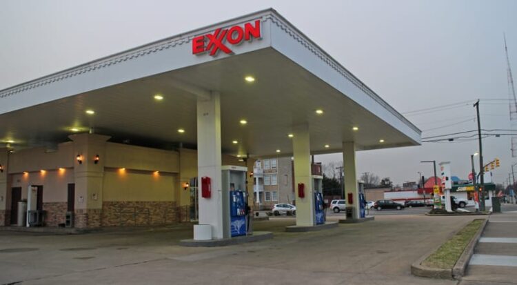 Precio de gasolina comienza a aumentar en Texas