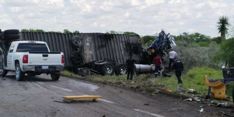 Dos muertos y tres heridos en choque carretero en Jiménez, Tamaulipas