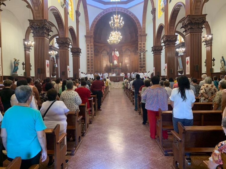 Modifica Iglesia horarios de misas por altas temperaturas