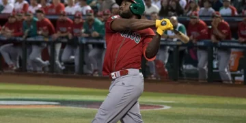 Randy Arozarena visita a la Selección Mexicana en la Copa Oro