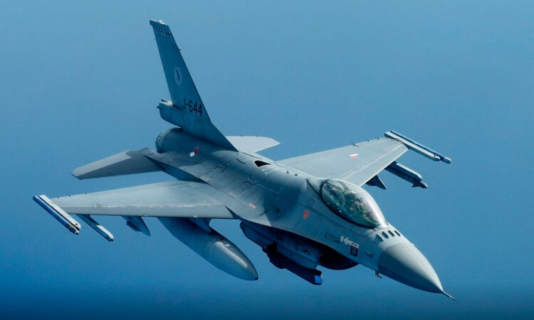 Países de la OTAN discuten suministro de cazas F-16 antiguos a Ucrania “