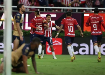 El portero Óscar Whalley genera expectativa en Chivas