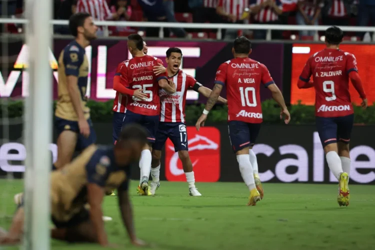 El portero Óscar Whalley genera expectativa en Chivas