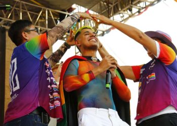 Johnny Caz es coronado como el Príncipe de la Marcha de la Diversidad Monterrey