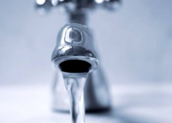 Dispara ola de calor el consumo de agua