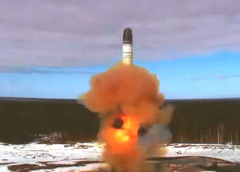 EU, Japón y Corea del Sur condenan lanzamiento de misiles por parte de Corea del Norte