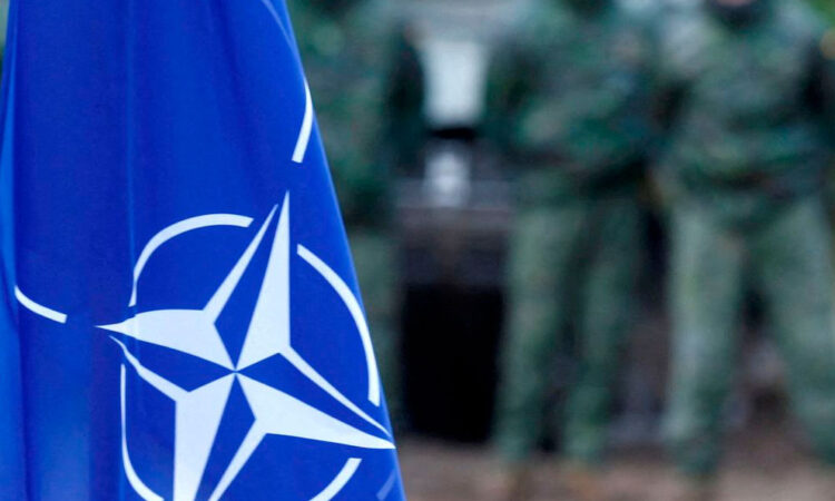 Reino Unido respalda acelerar el ingreso de Ucrania a la OTAN