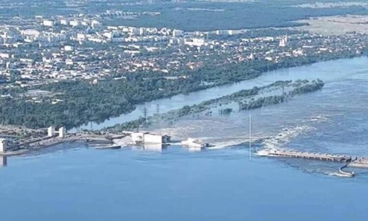 Ucrania acusa a Rusia de destrucción intencional de la presa de Kajovka