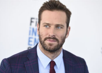 Fiscalía de Los Ángeles desestima cargos de violación y agresión sexual contra Armie Hammer