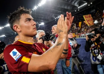 Paulo Dybala salva al Roma y lo clasifica para la Liga Europa