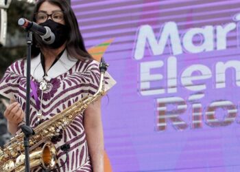 María Elena Ríos se deslinda de colectivo Poder Prieto y acusa a Tenoch Huerta de agresión sexual