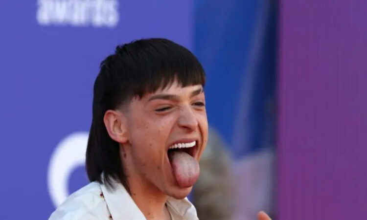 Peso Pluma, anuncia el estreno de su álbum “Génesis” el 22 de junio