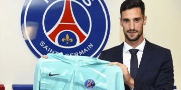 Sergio Rico muestra mejoría en su estado de salud tras recobrar la consciencia en el hospital