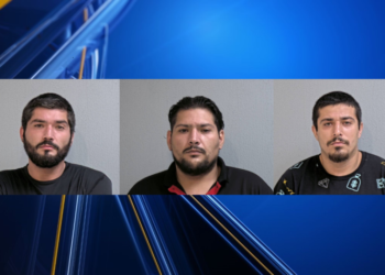 Primos la agreden y roban Jeep