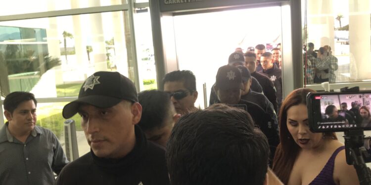 Disputan bancadas de MORENA y PAN control del recinto del Poder Legislativo de Tamaulipas