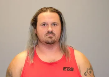 Mata a su pareja y la arroja a lago en Texas