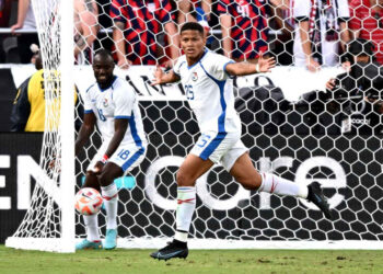 Panamá elimina a EU 5-4 y va a final de Copa Oro