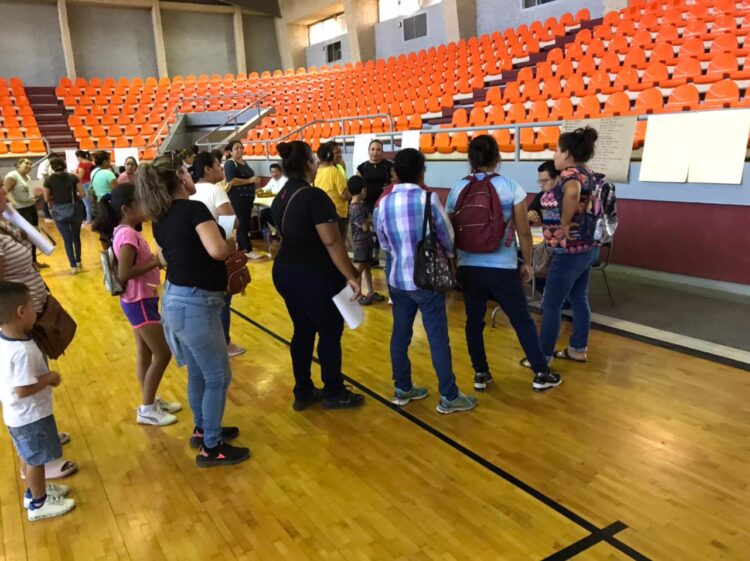 Continúa entrega de Becas AVAnza en el planetario de Victoria