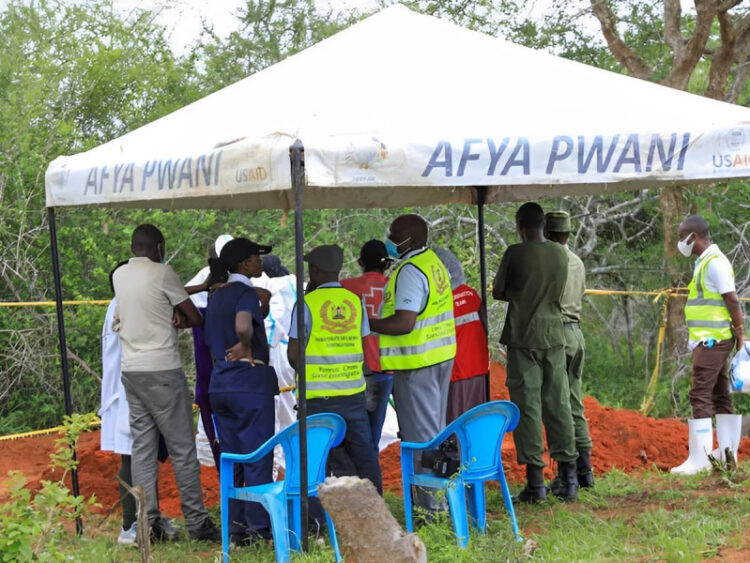 Mueren 403 personas tras prolongado ayuno de secta religiosa en Kenia